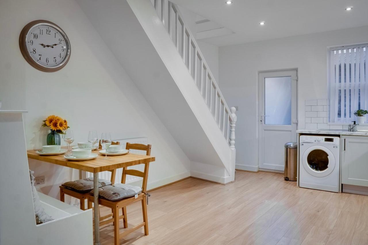 Birkenhead - 2 Bedroom House 外观 照片